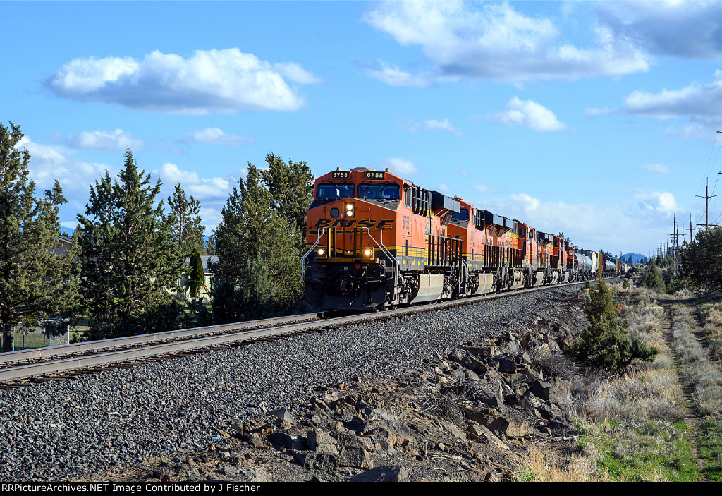 BNSF 6758